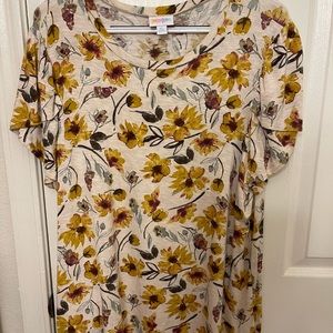 NWOT lularoe olive top
